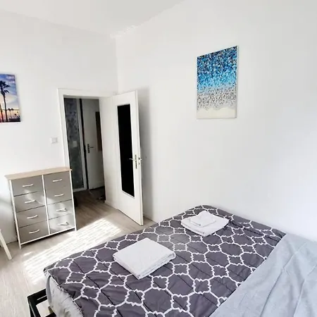 Cozy And Modern 1 Bedroom 3 דירה
